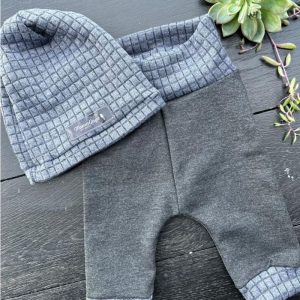 Grey Squaresharem pants and beanie